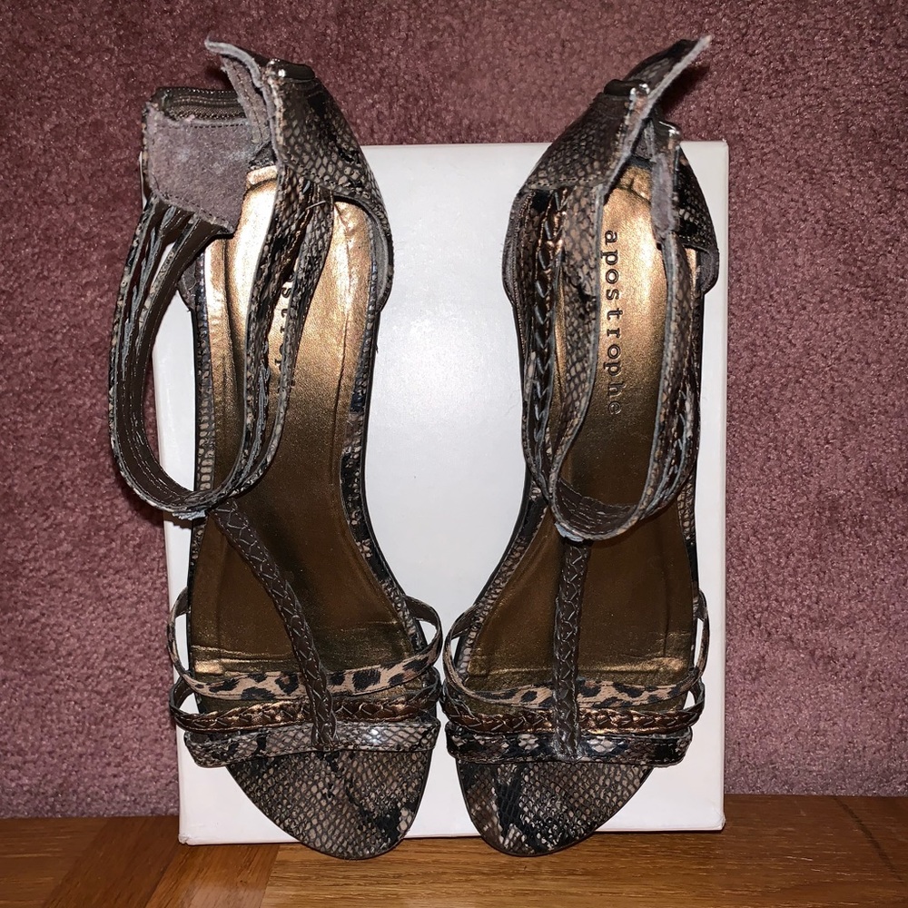 Snakeskin small wedge sandal